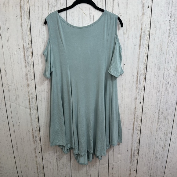 Emerald Cold Shoulder Asymmetrical Blouse - Picture 6 of 8